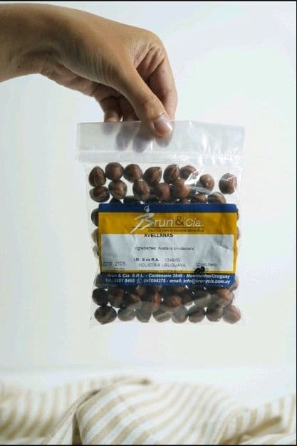 Avellanas peladas crudas, foto 1 de 2